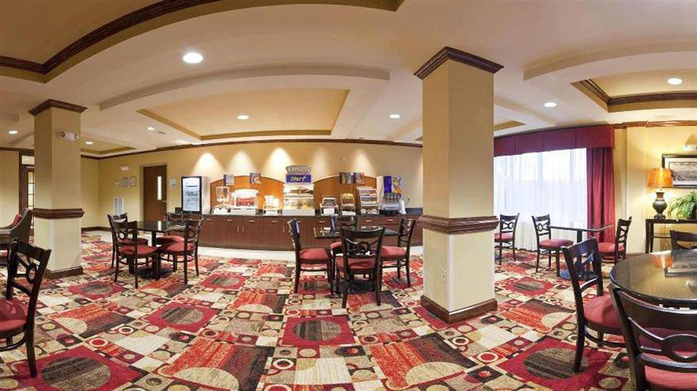 Holiday Inn Express Hotel & Suites Talladega By Ihg Bagian luar foto