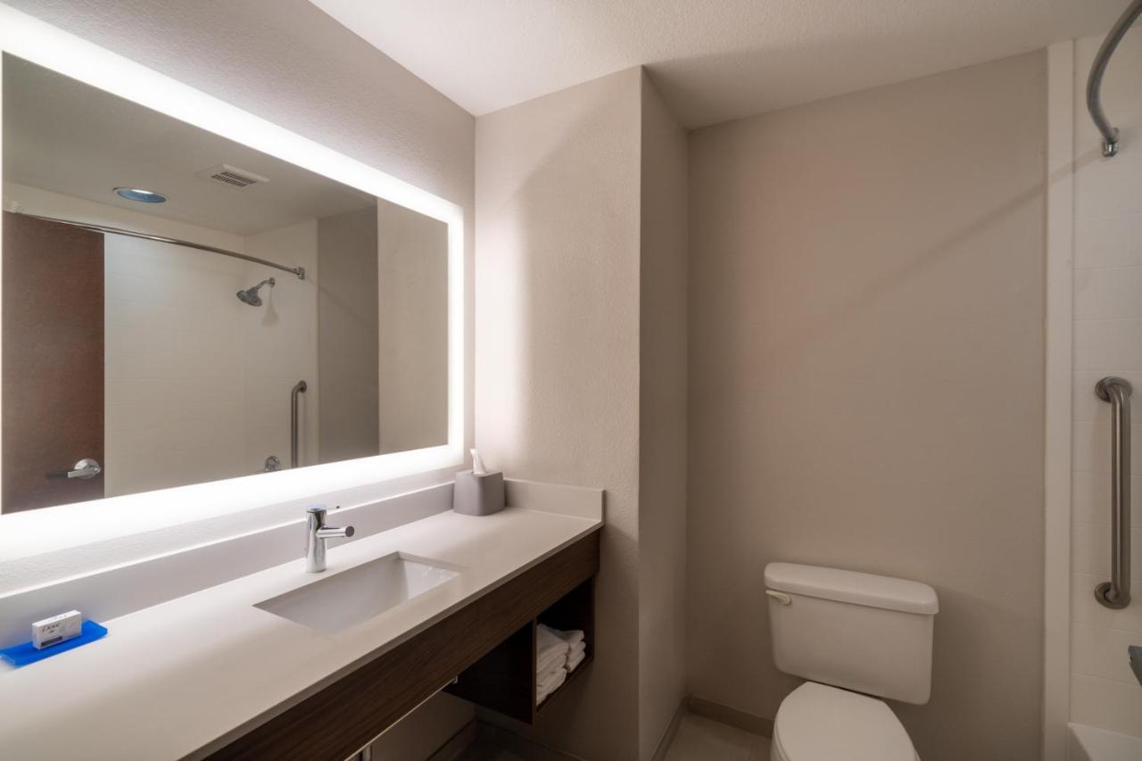 Holiday Inn Express Hotel & Suites Talladega By Ihg Bagian luar foto