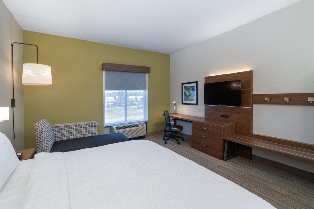 Holiday Inn Express Hotel & Suites Talladega By Ihg Bagian luar foto