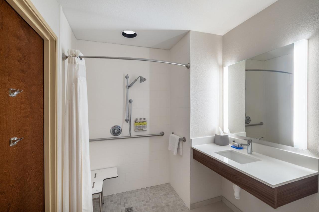 Holiday Inn Express Hotel & Suites Talladega By Ihg Bagian luar foto