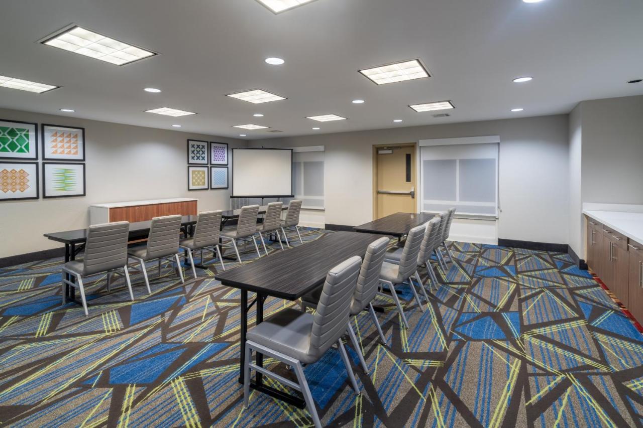 Holiday Inn Express Hotel & Suites Talladega By Ihg Bagian luar foto