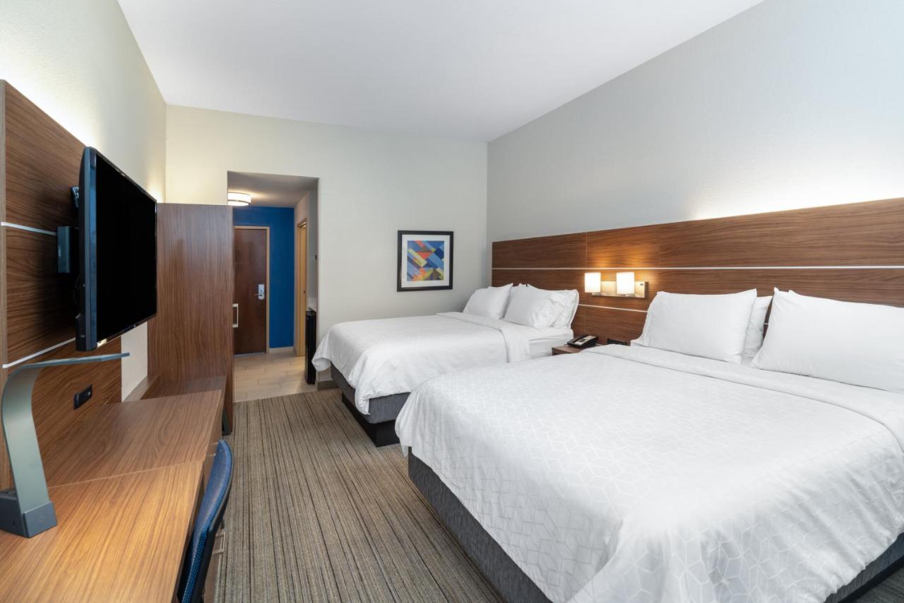 Holiday Inn Express Hotel & Suites Talladega By Ihg Bagian luar foto