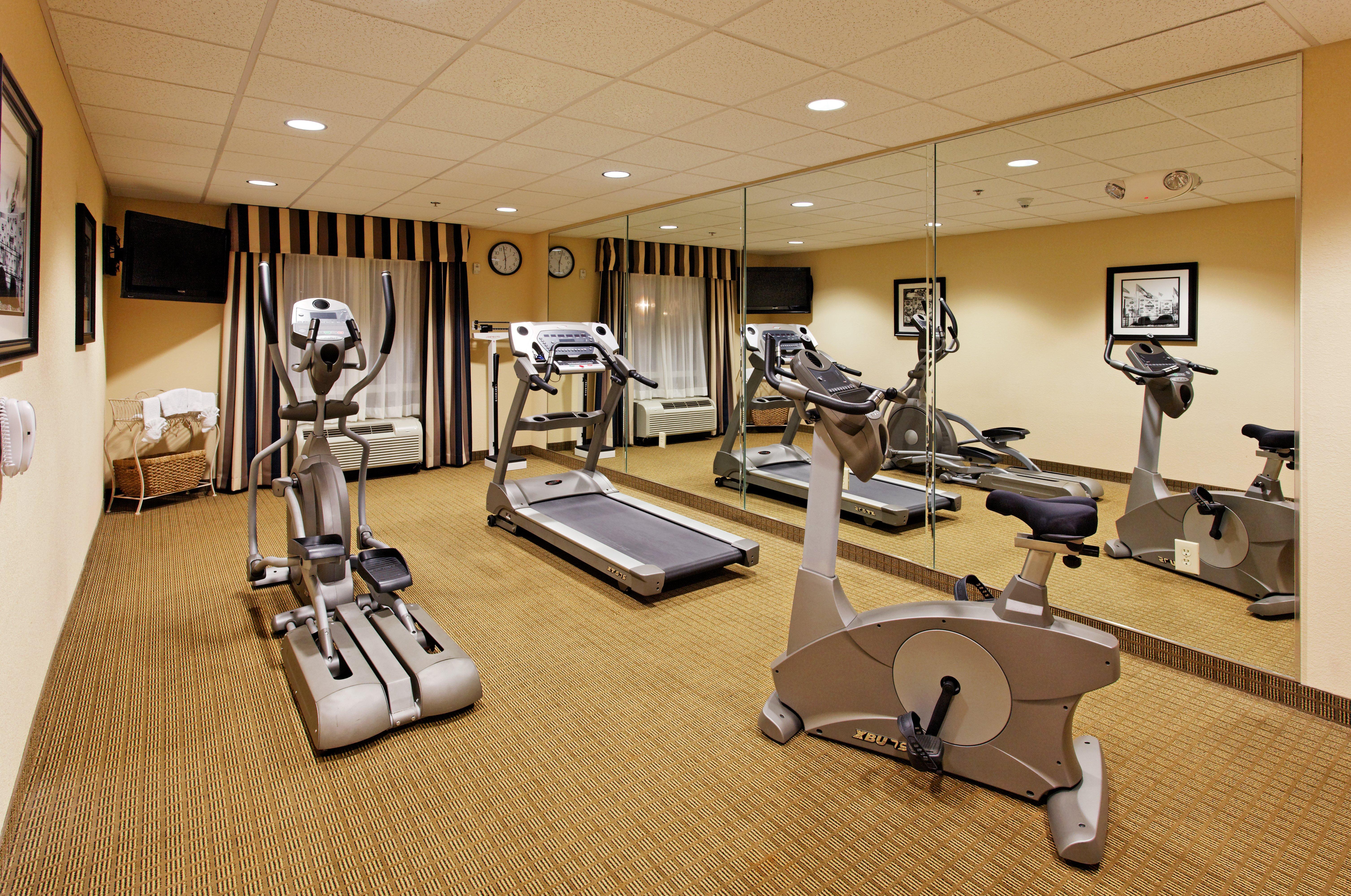 Holiday Inn Express Hotel & Suites Talladega By Ihg Bagian luar foto
