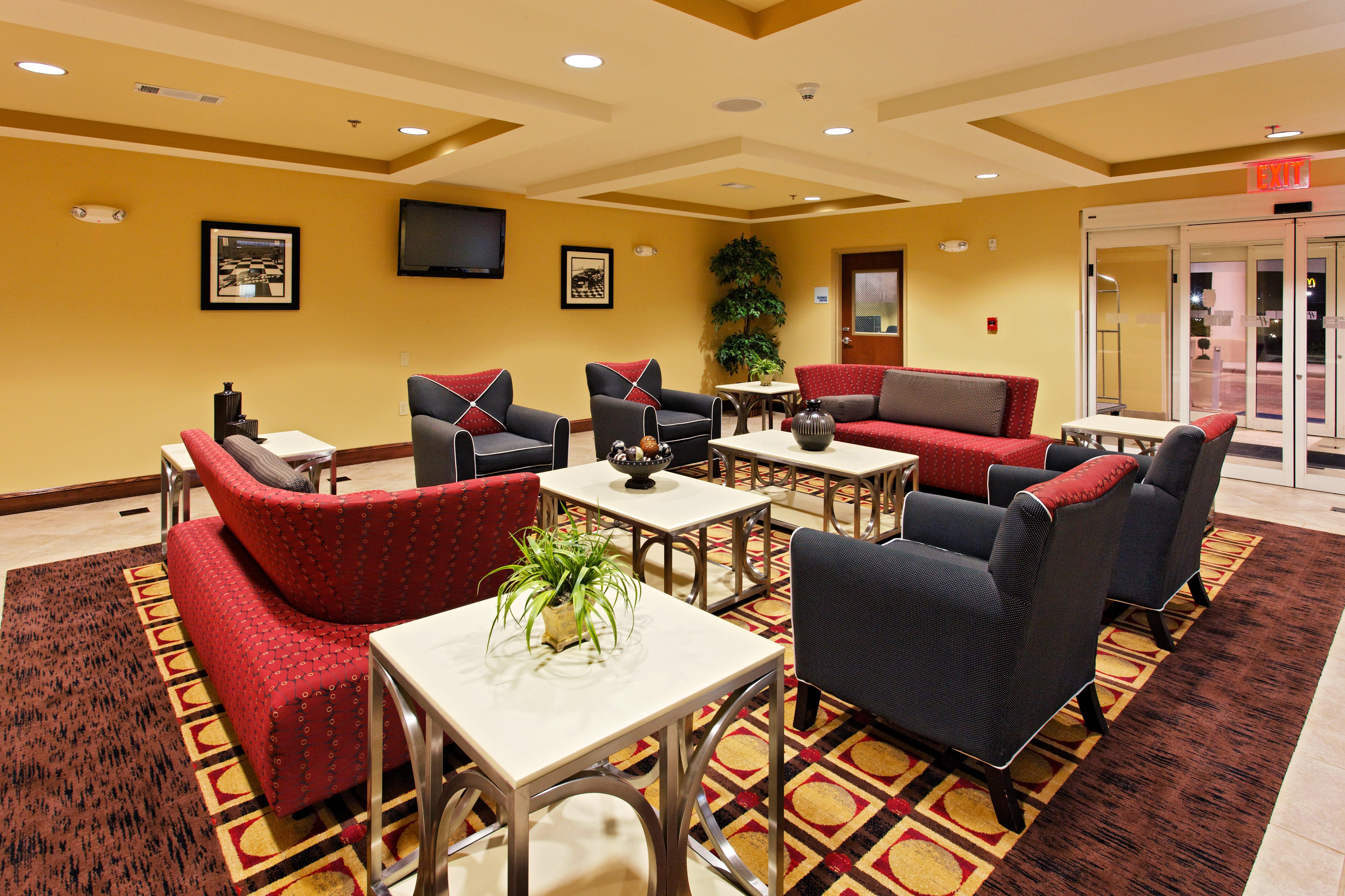Holiday Inn Express Hotel & Suites Talladega By Ihg Bagian luar foto