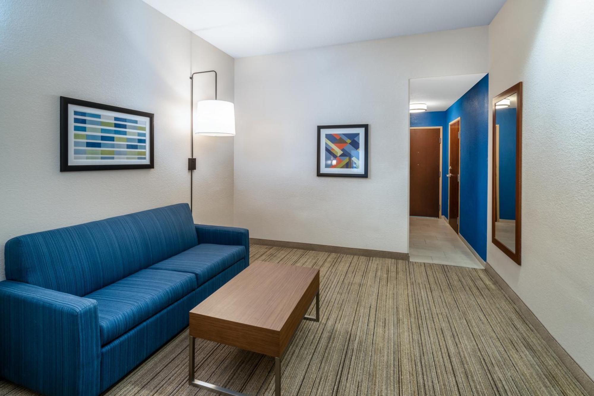 Holiday Inn Express Hotel & Suites Talladega By Ihg Bagian luar foto
