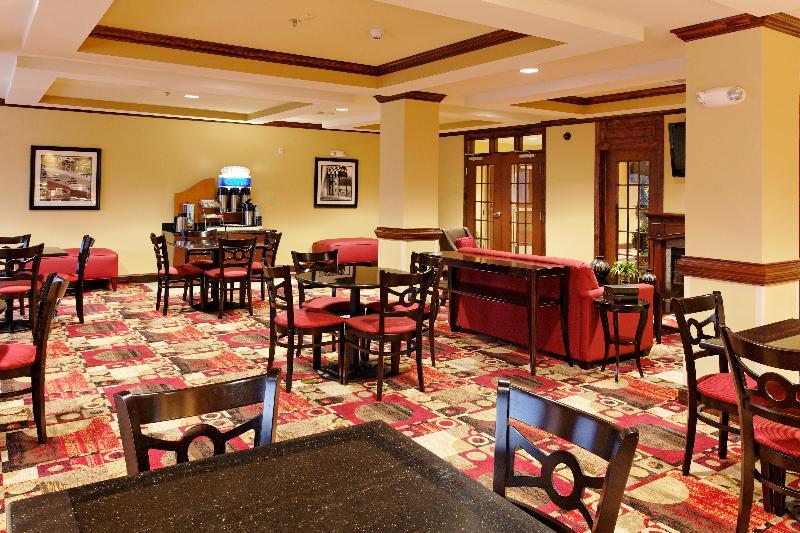 Holiday Inn Express Hotel & Suites Talladega By Ihg Bagian luar foto