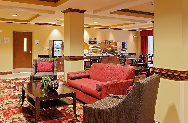 Holiday Inn Express Hotel & Suites Talladega By Ihg Bagian luar foto